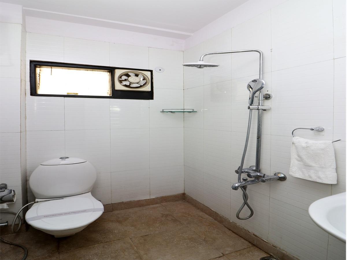 Oyo 13451 Star Corporate Avenue Hotel New Delhi Exterior photo