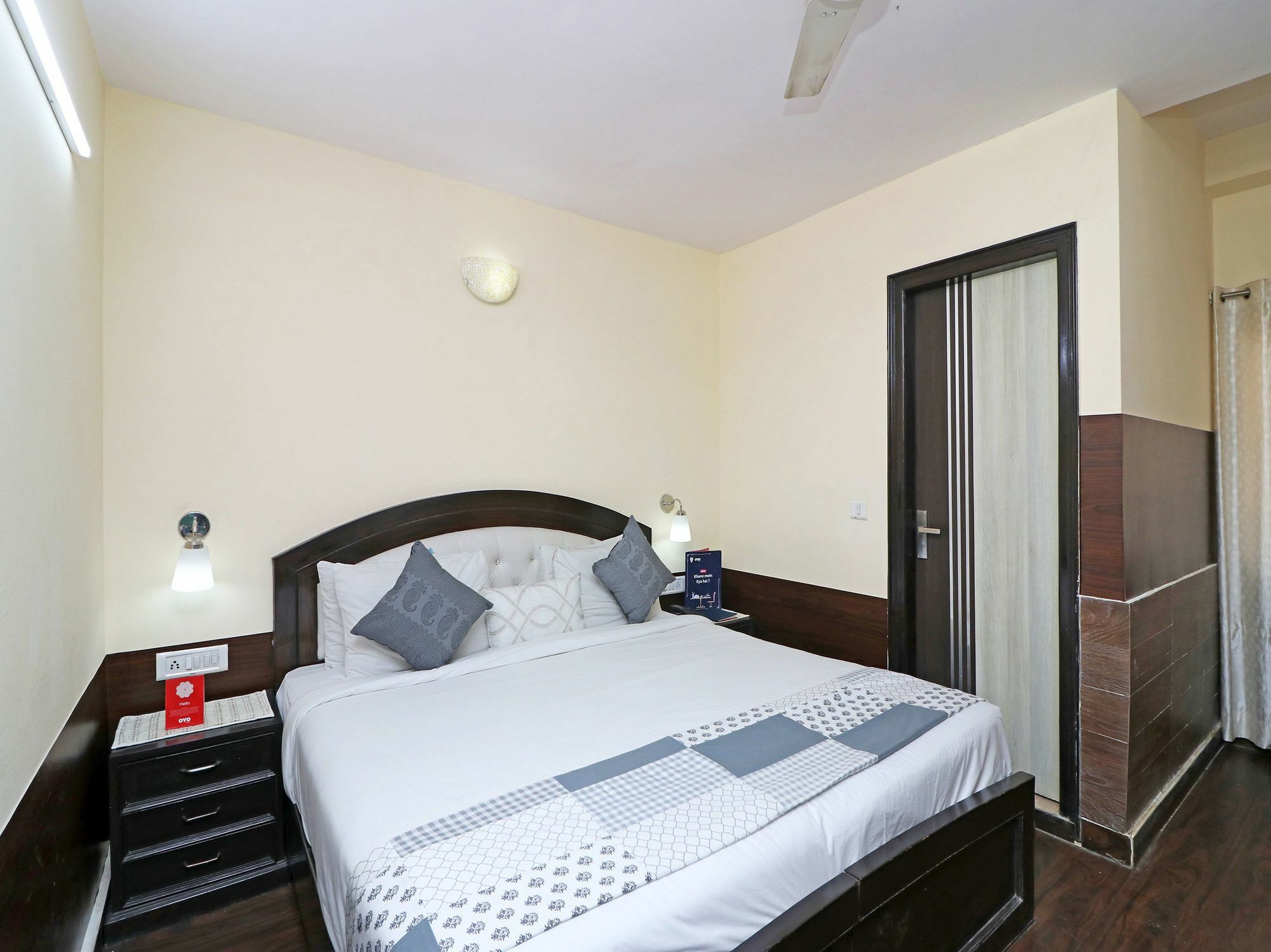 Oyo 13451 Star Corporate Avenue Hotel New Delhi Exterior photo